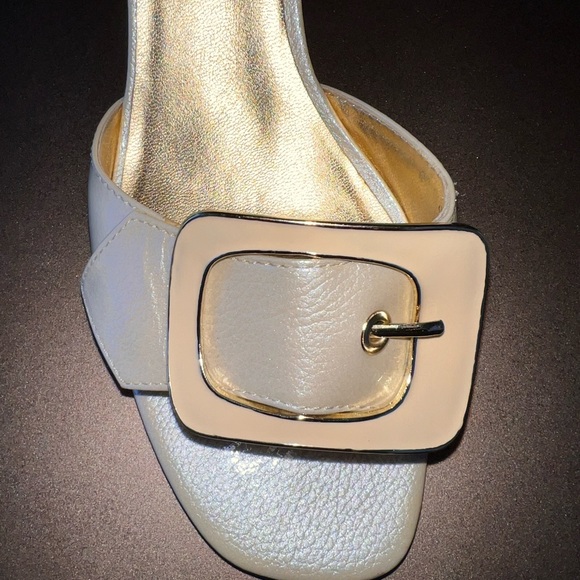 Harold’s 6.5 Gold Heel Slip-On Heels - Picture 2 of 13